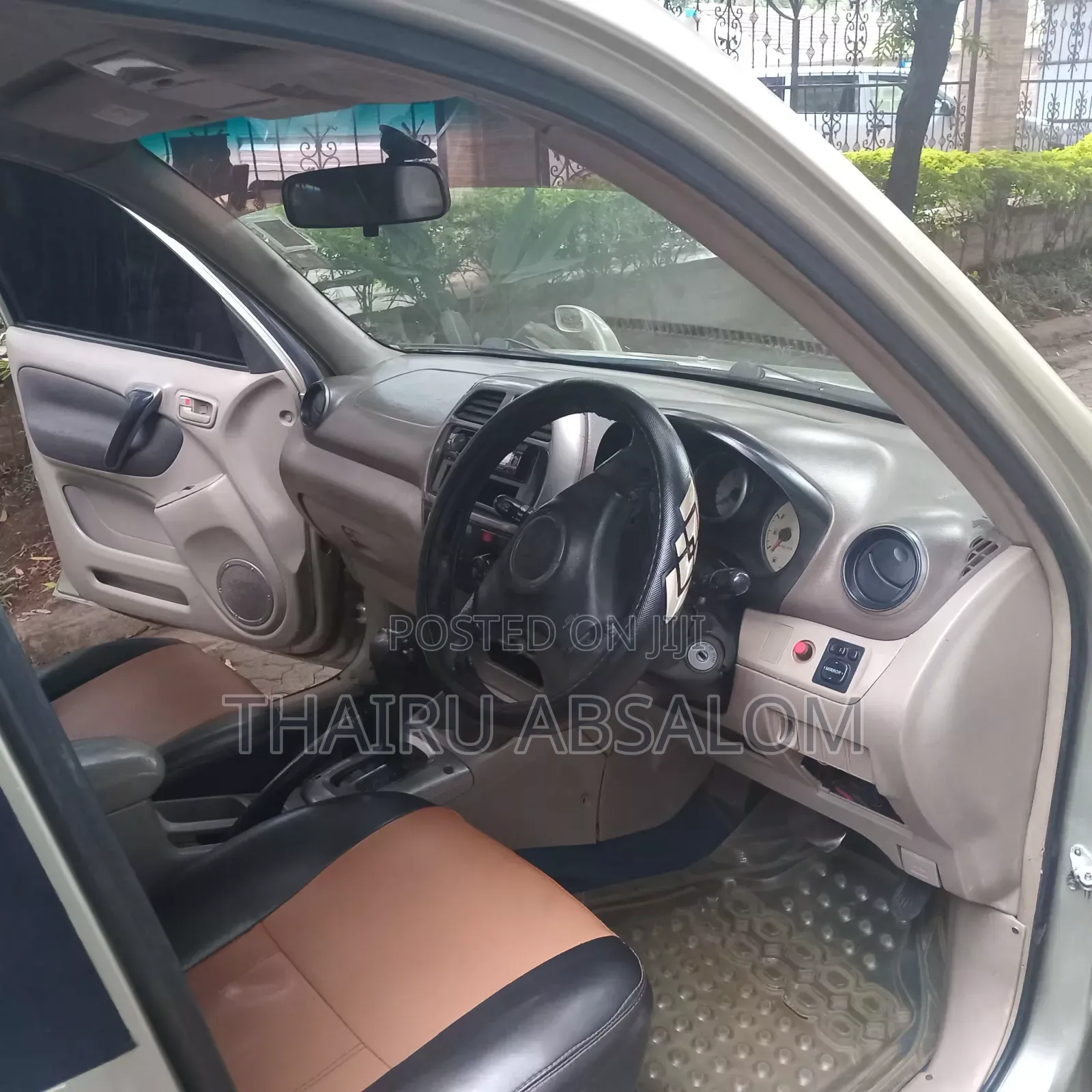 Toyota RAV4 2001 Gold