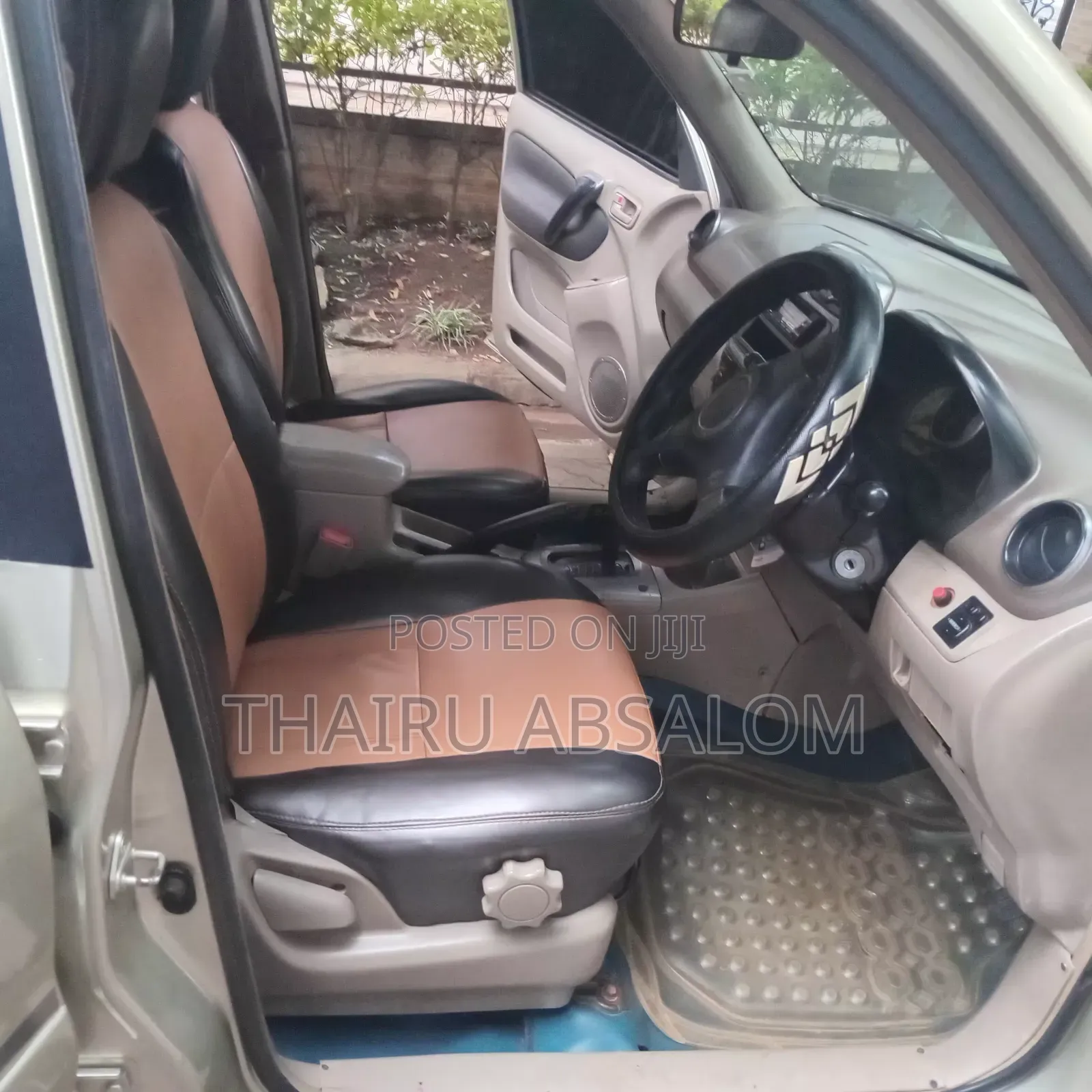 Toyota RAV4 2001 Gold