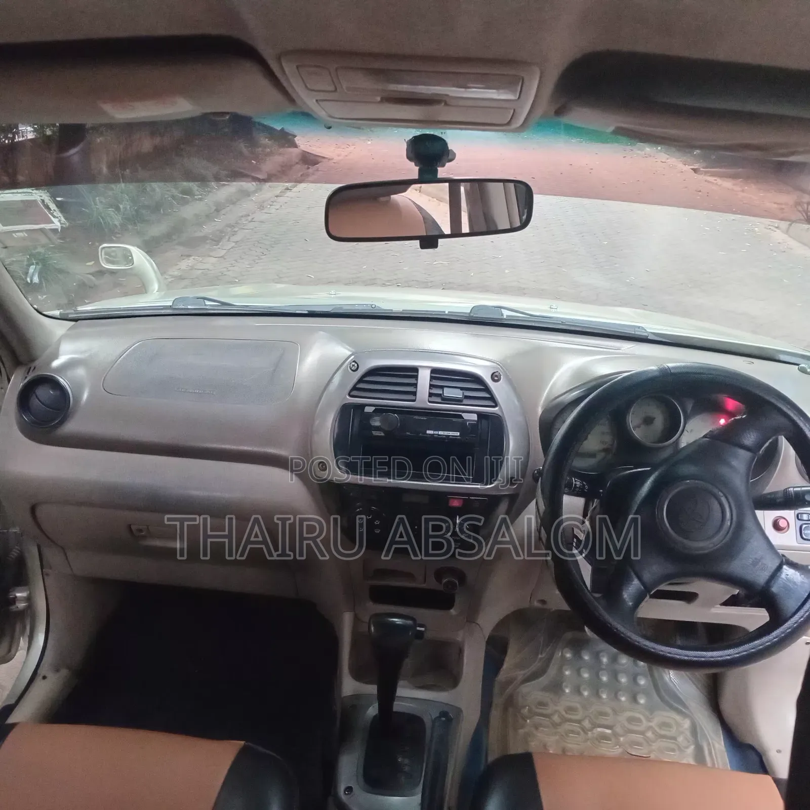 Toyota RAV4 2001 Gold