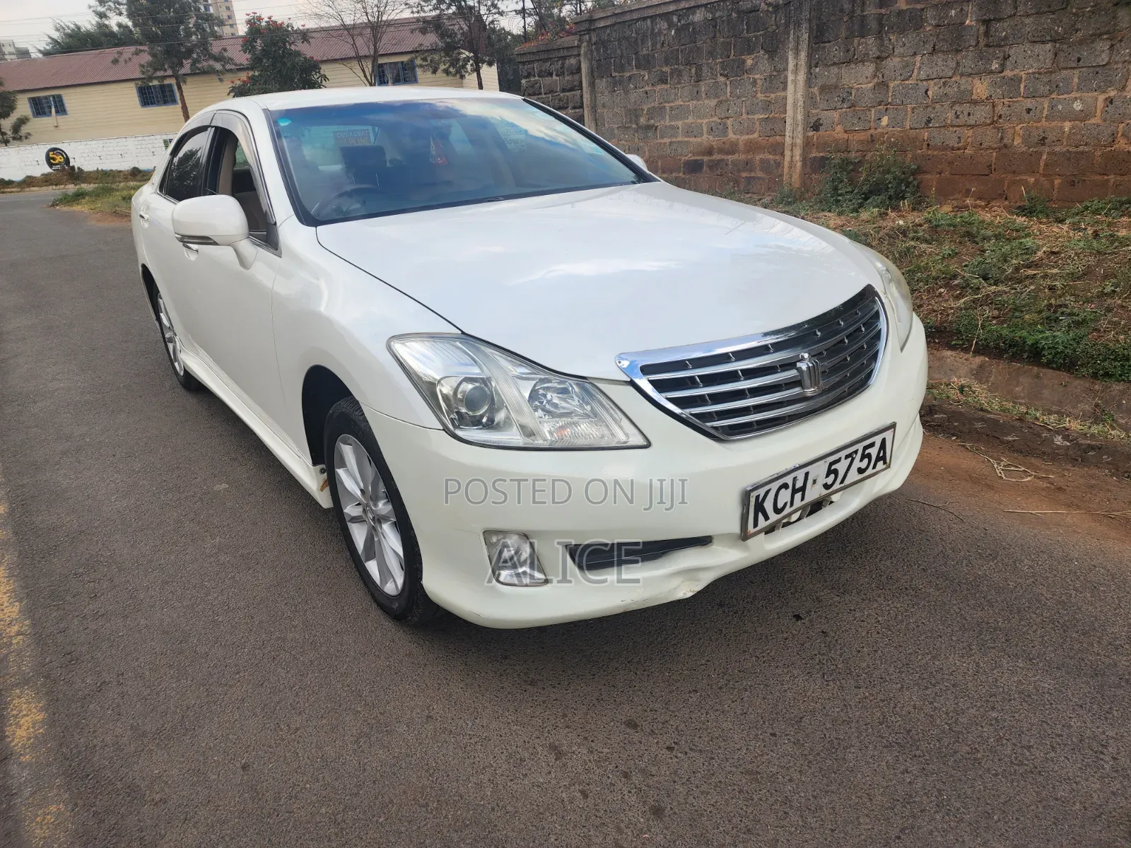 Toyota Crown 2010 White