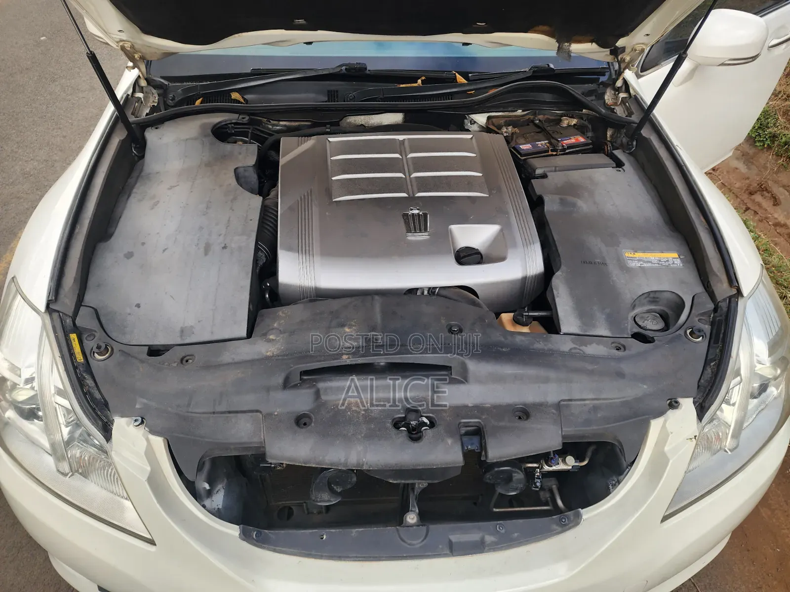 Toyota Crown 2010 White