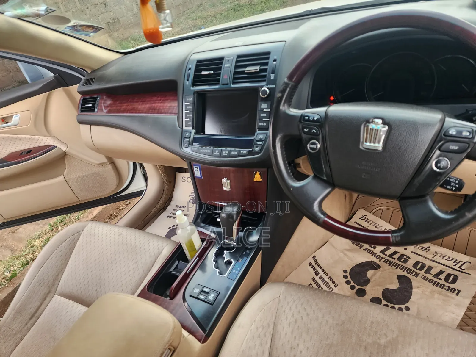 Toyota Crown 2010 White