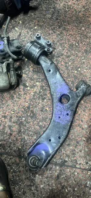Control Arm Mazda Axela