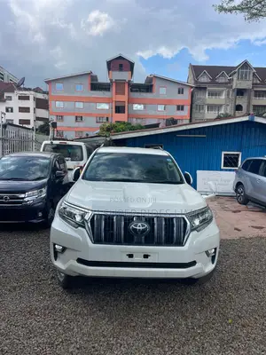 Toyota Land Cruiser Prado 2.7 2019 White