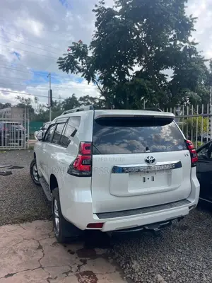 Toyota Land Cruiser Prado 2.7 2019 White