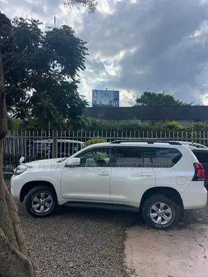Toyota Land Cruiser Prado 2.7 2019 White
