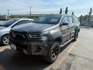 Toyota Hilux Revo Double Cab Deisel 2.4 RWD 2019 Brown