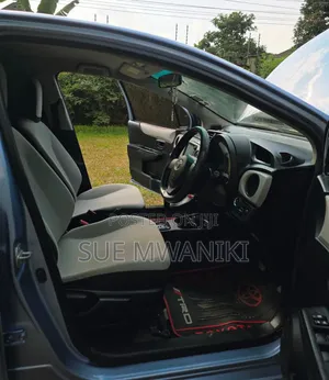 Toyota Vitz 2012 Blue