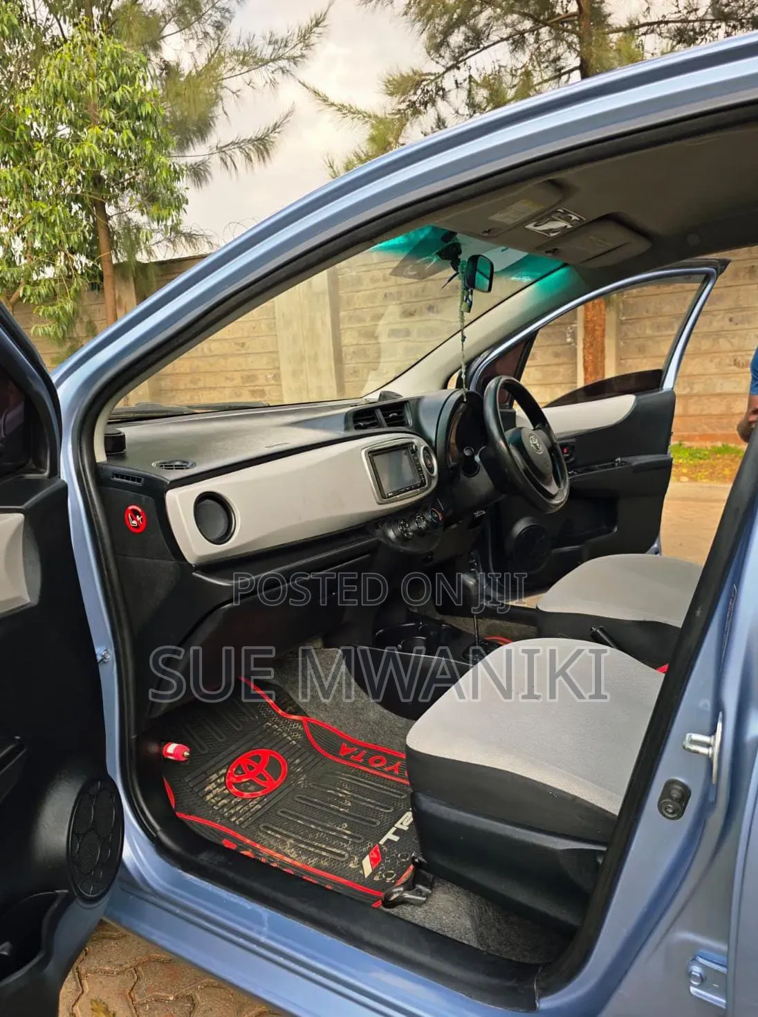 Toyota Vitz 2012 Blue