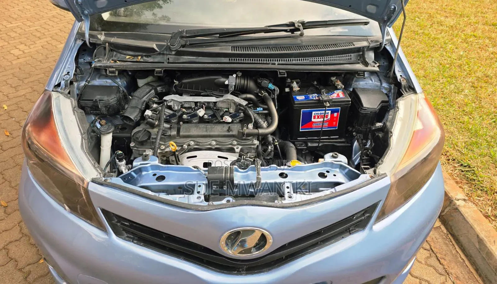 Toyota Vitz 2012 Blue