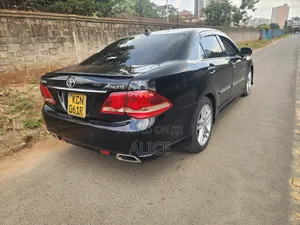 Toyota Crown 2011 Black