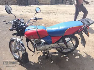 Bajaj Boxer 100 2018 Red