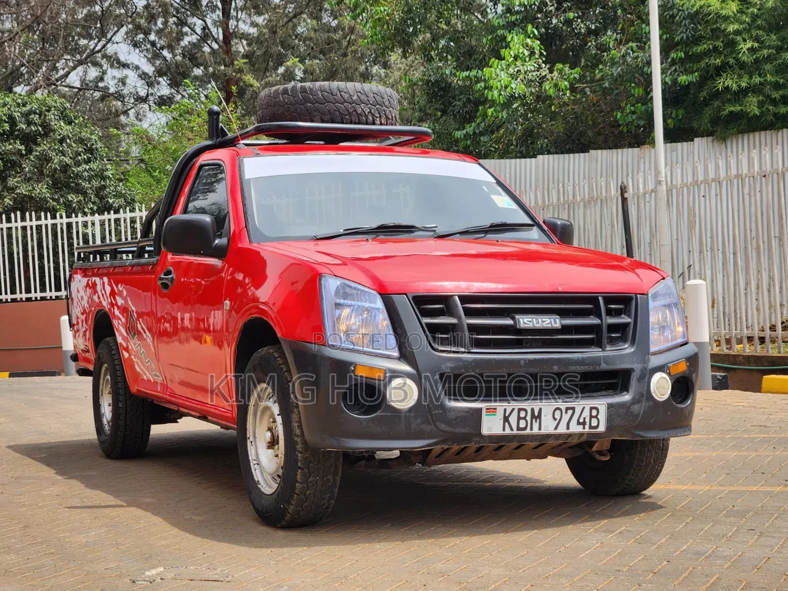 Isuzu D-MAX 2010 Red