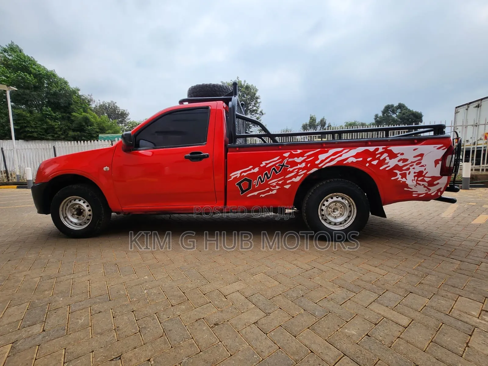 Isuzu D-MAX 2010 Red