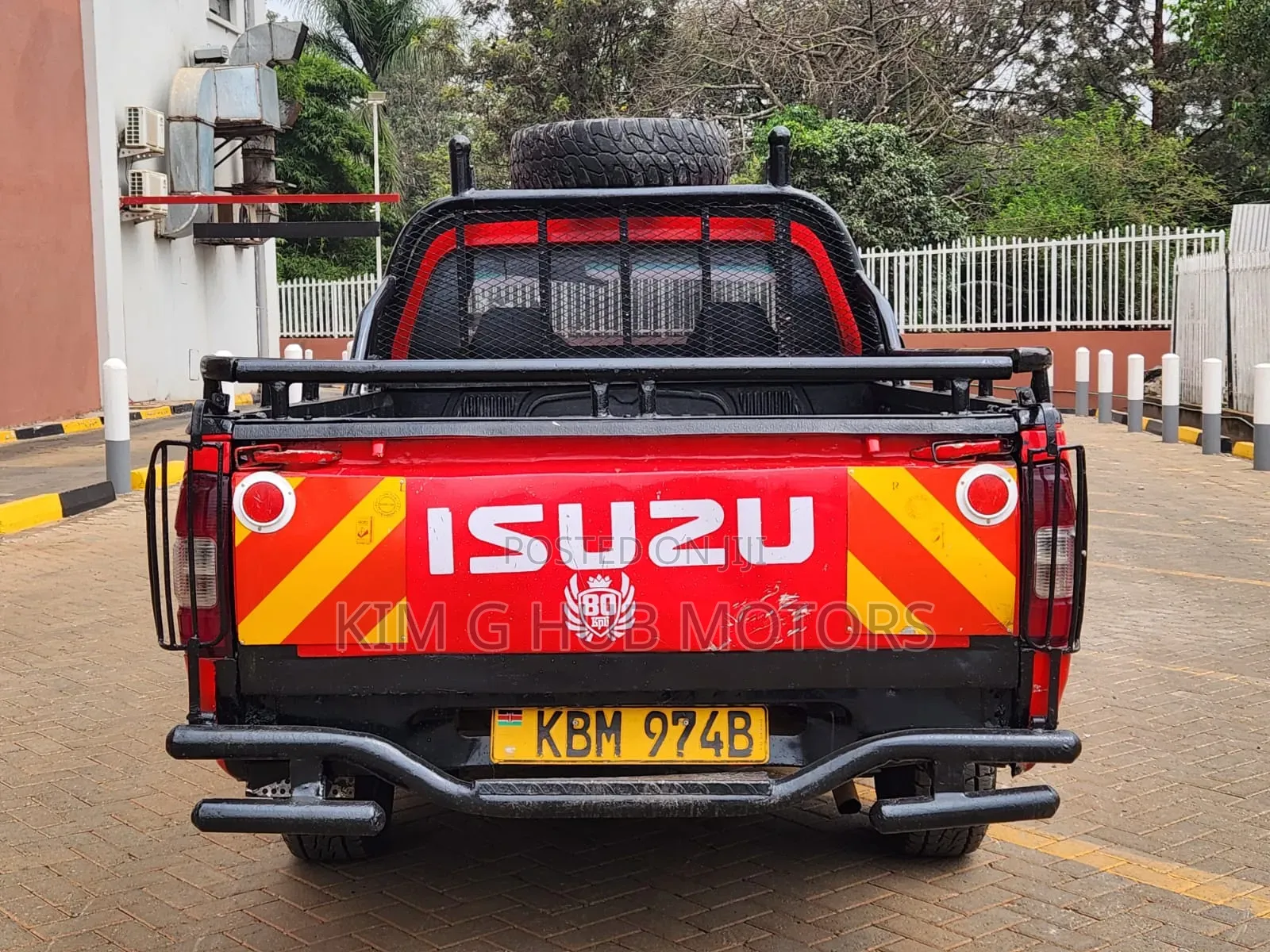 Isuzu D-MAX 2010 Red