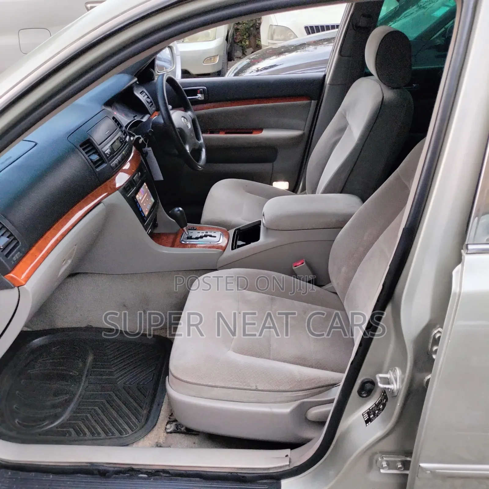 Toyota Mark II 2004 Silver