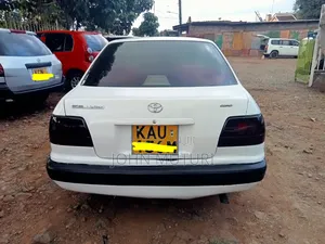 Toyota Corolla 2000 White