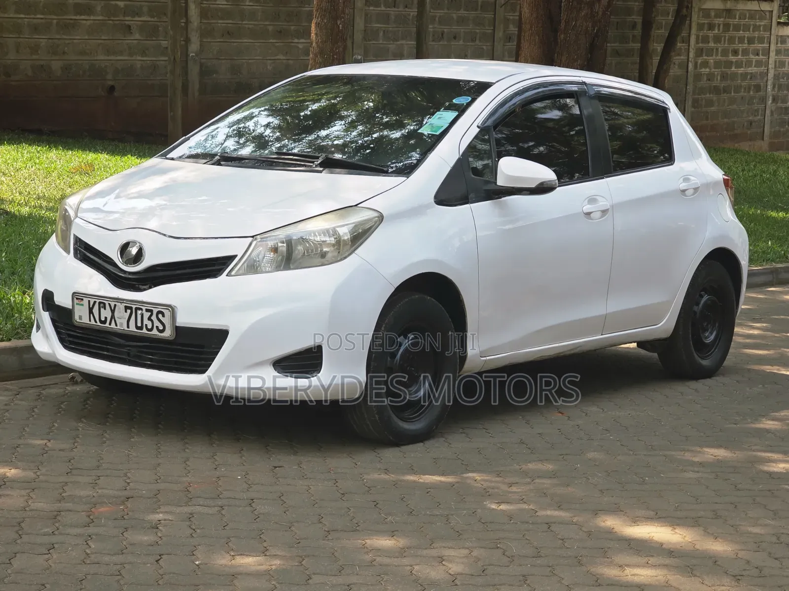 Toyota Vitz 2012 White