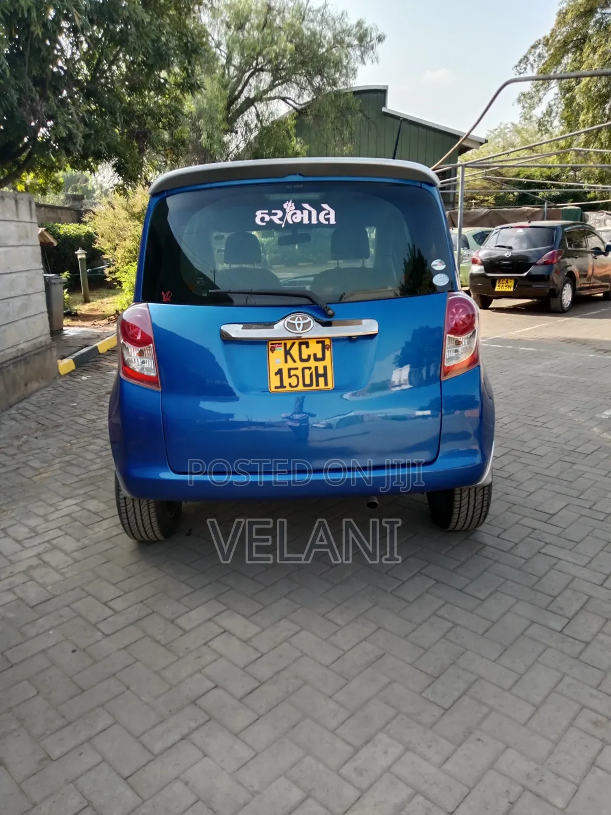 Toyota Ractis 2010 Blue