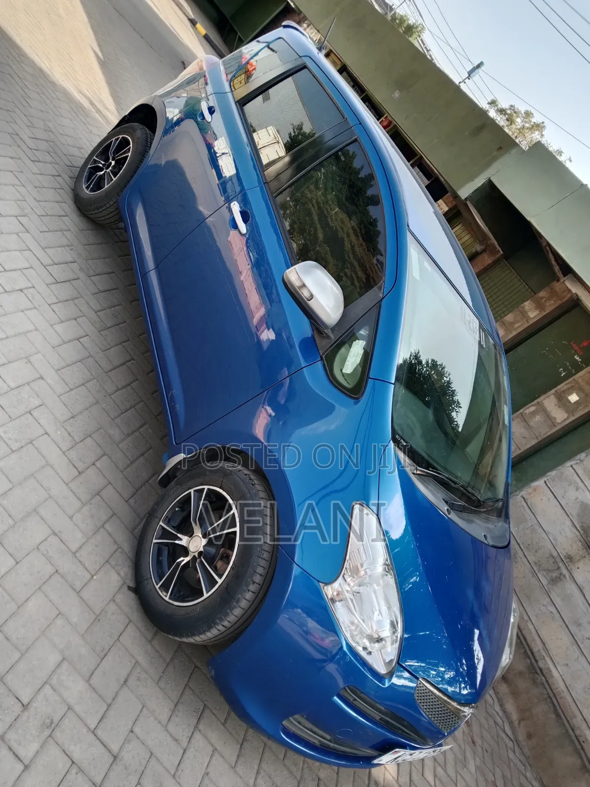 Toyota Ractis 2010 Blue
