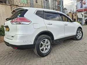 Nissan X-Trail 2.0 Petrol AWD 2015 White