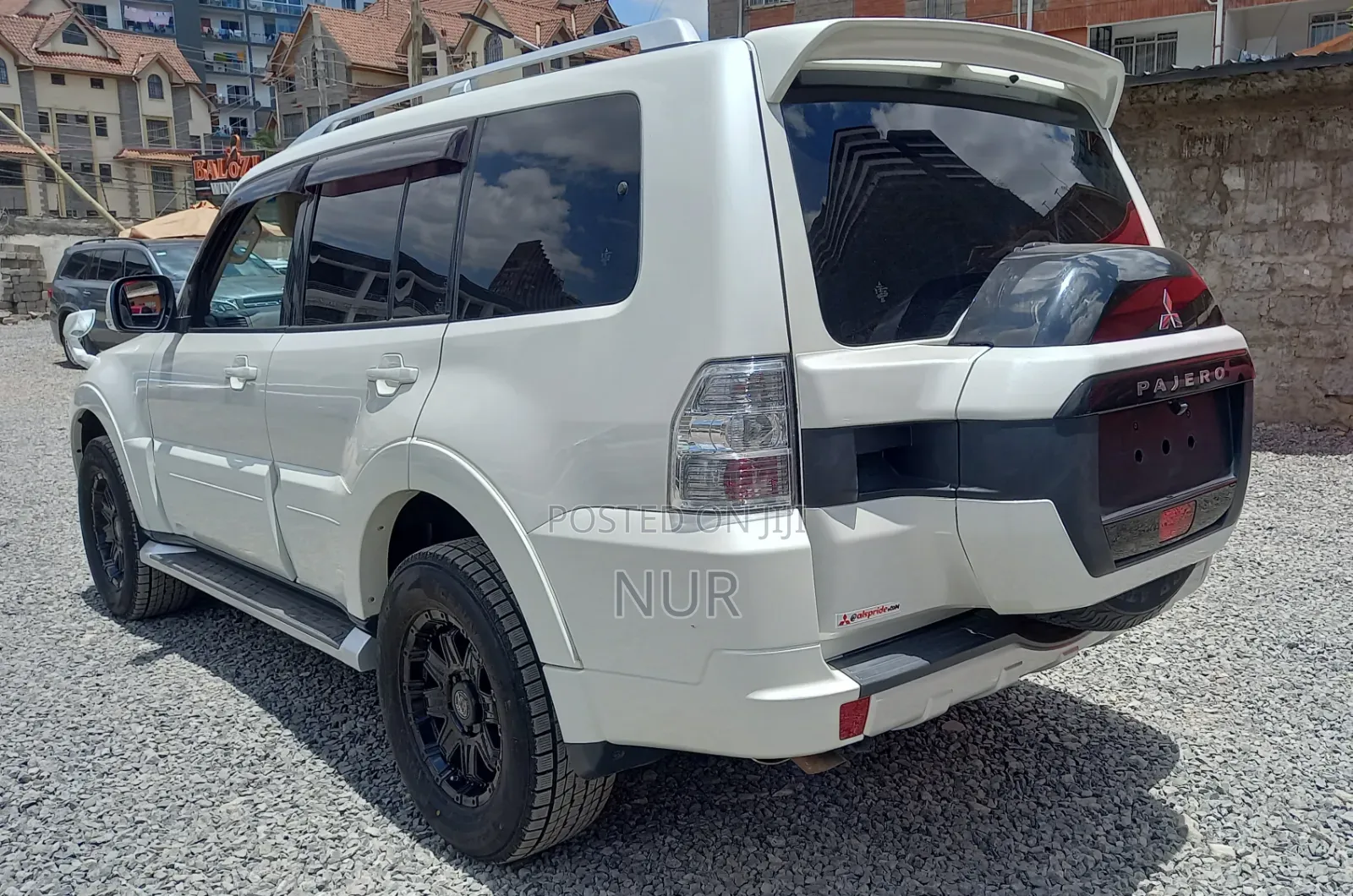 Mitsubishi Pajero 2018 White