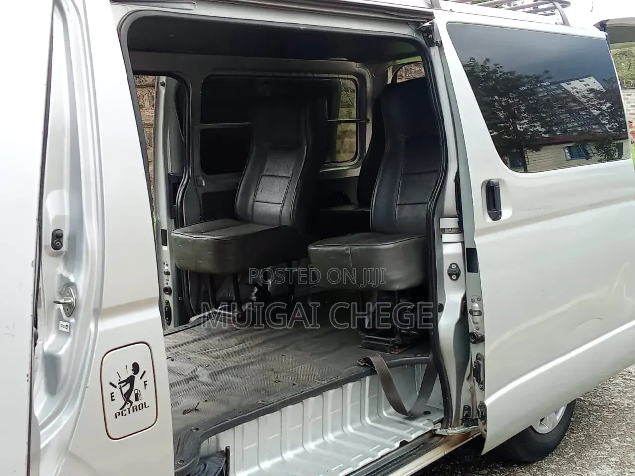 Toyota HiAce 2014 Silver
