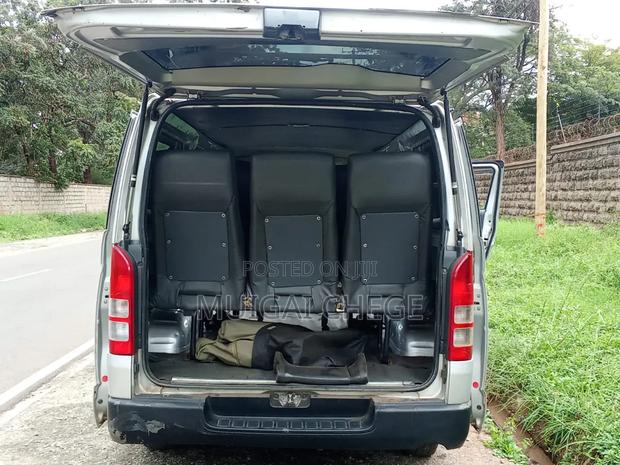 Toyota HiAce 2014 Silver - thumbnail 10