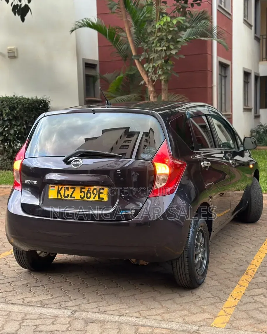 Nissan Note 2013 Maroon