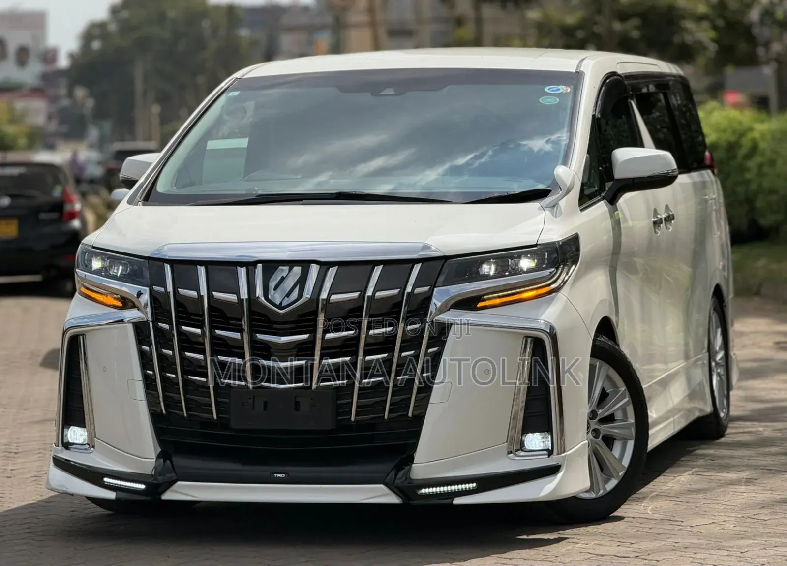 Toyota Alphard 2.5 Petrol FWD 2019 White