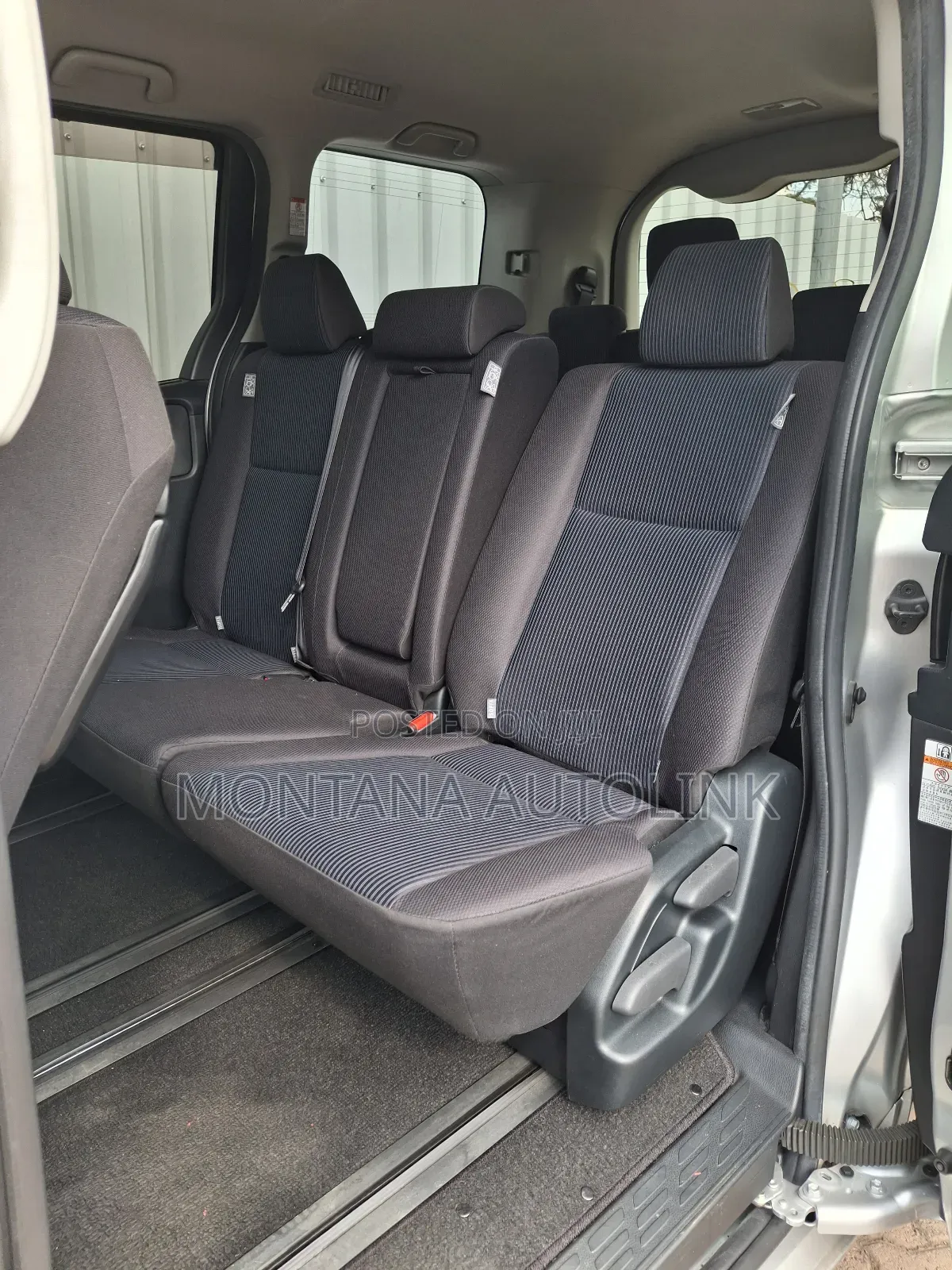 Toyota Noah 2.0 FWD (8 Seater) 2020 Silver