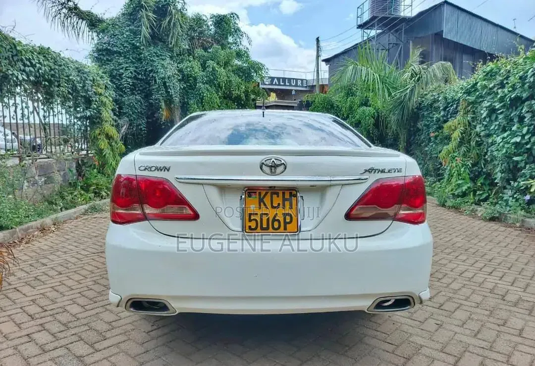 Toyota Crown 2009 White
