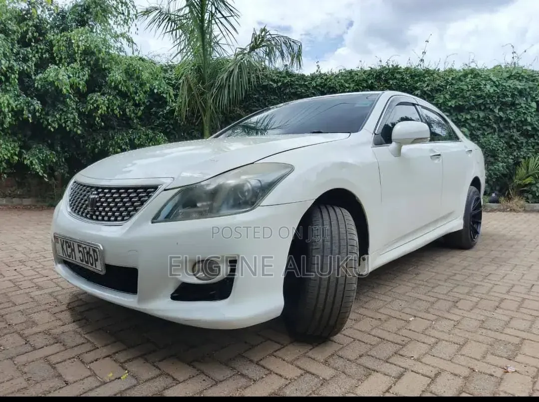 Toyota Crown 2009 White