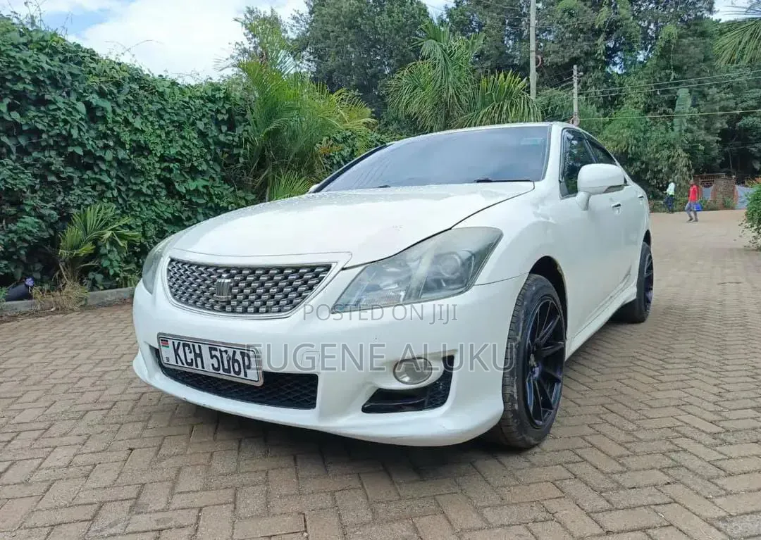 Toyota Crown 2009 White