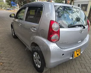 Toyota Passo 2012 Silver