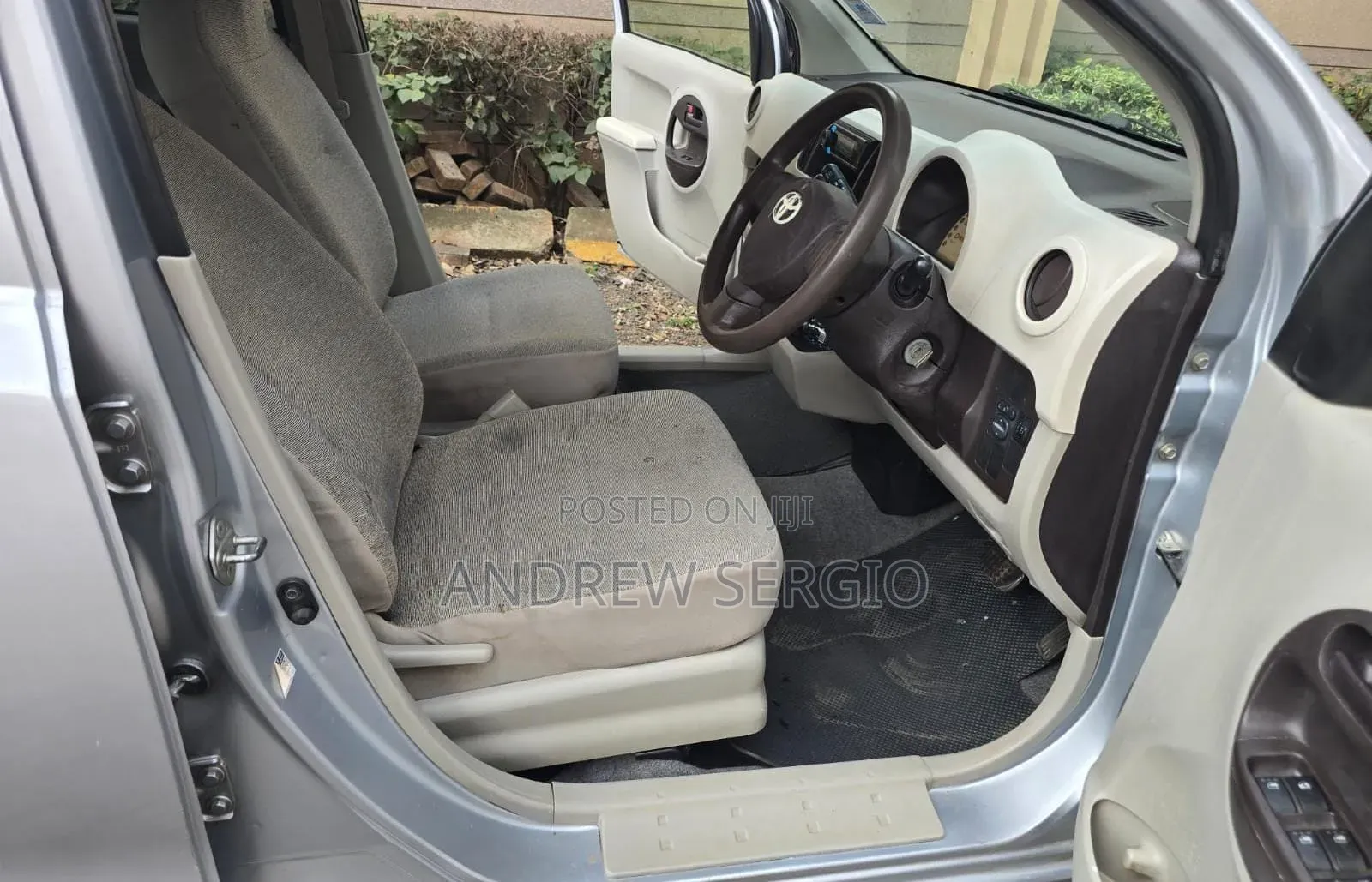 Toyota Passo 2012 Silver