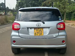 Toyota Passo 2018 Silver