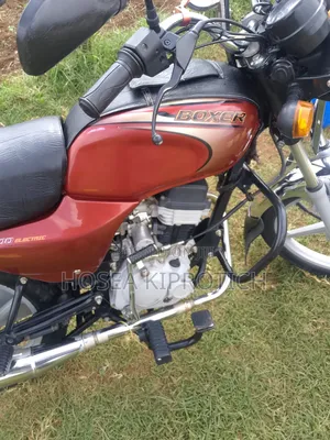 Bajaj Boxer 100 2025 Red