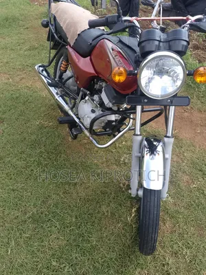 Bajaj Boxer 100 2025 Red