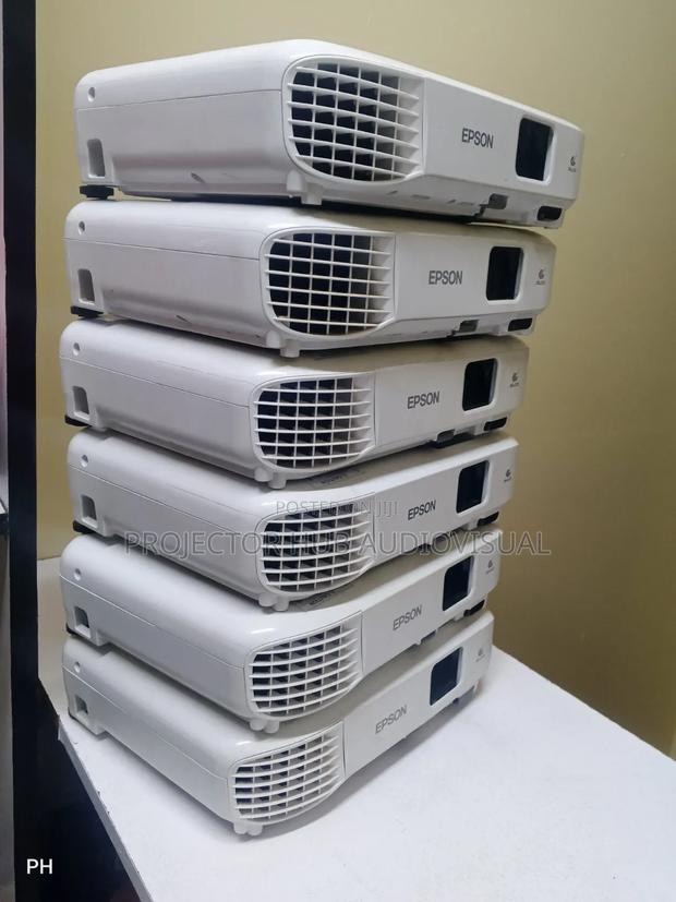 Epson EB-E01 Projector Refurbished - thumbnail 2