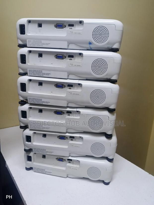 Epson EB-E01 Projector Refurbished - thumbnail 4