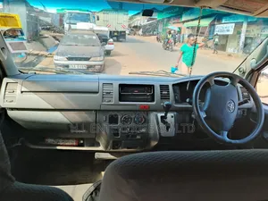 Nissan Caravan (Urvan) 2013 Grey