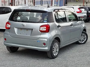 Toyota Passo 2018 Silver