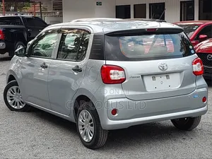 Toyota Passo 2018 Silver