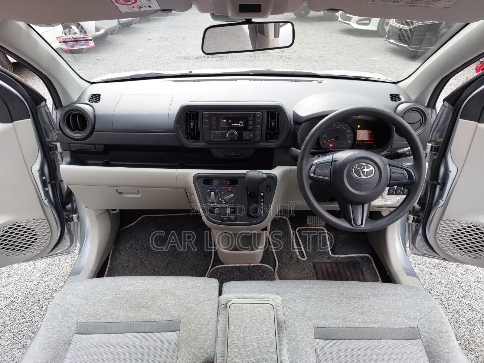 Toyota Passo 2018 Silver