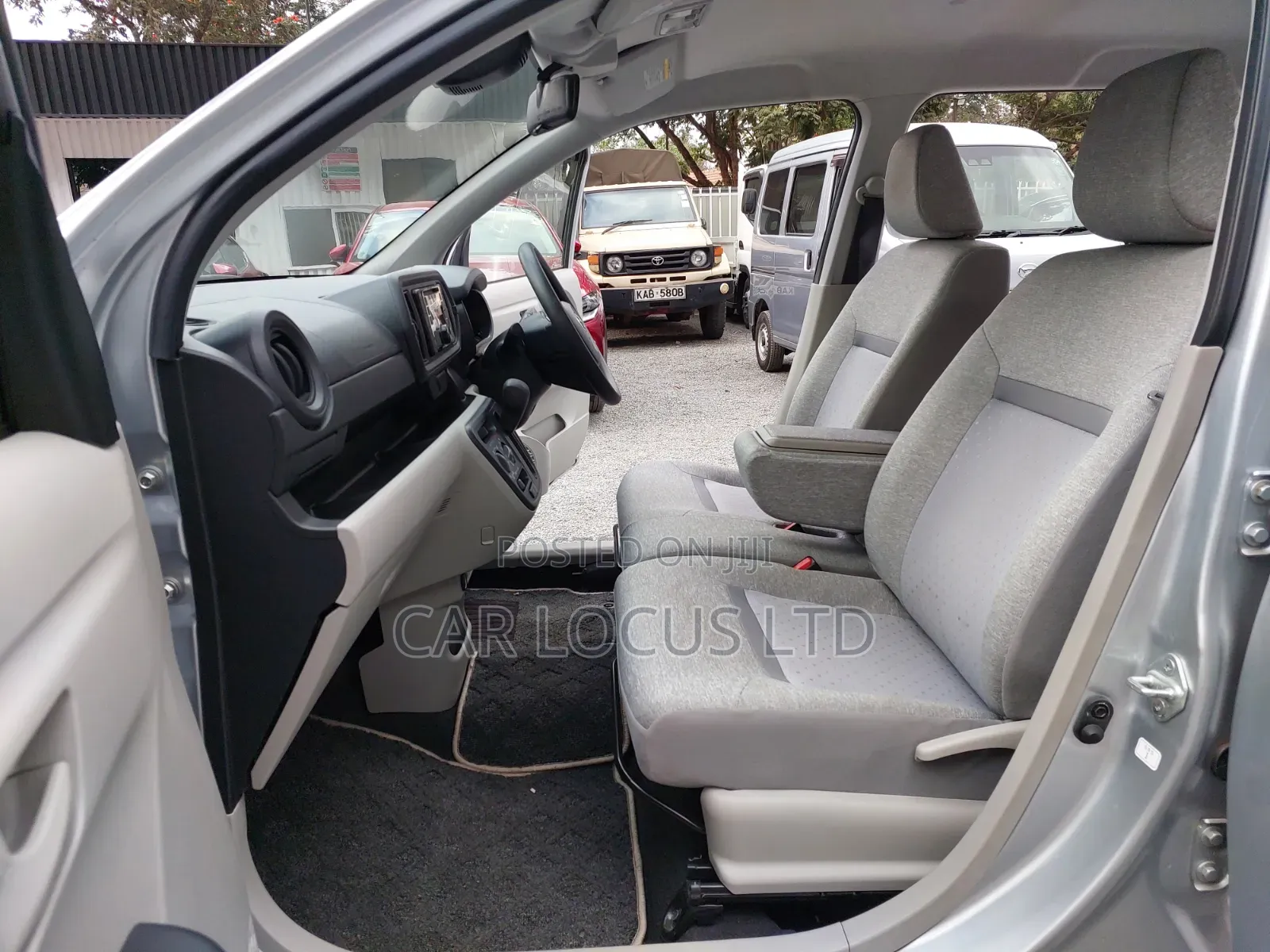 Toyota Passo 2018 Silver