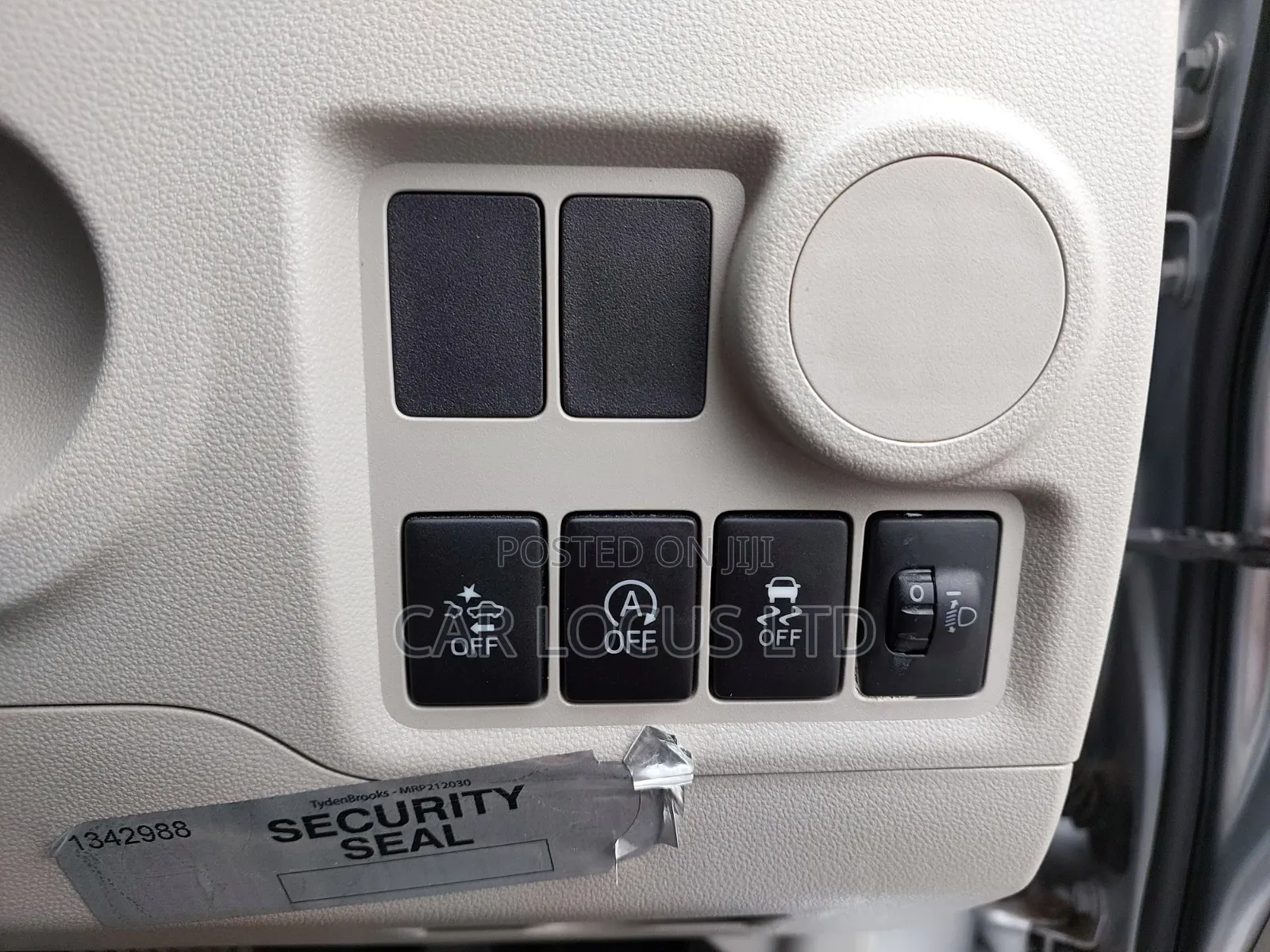 Toyota Passo 2018 Silver