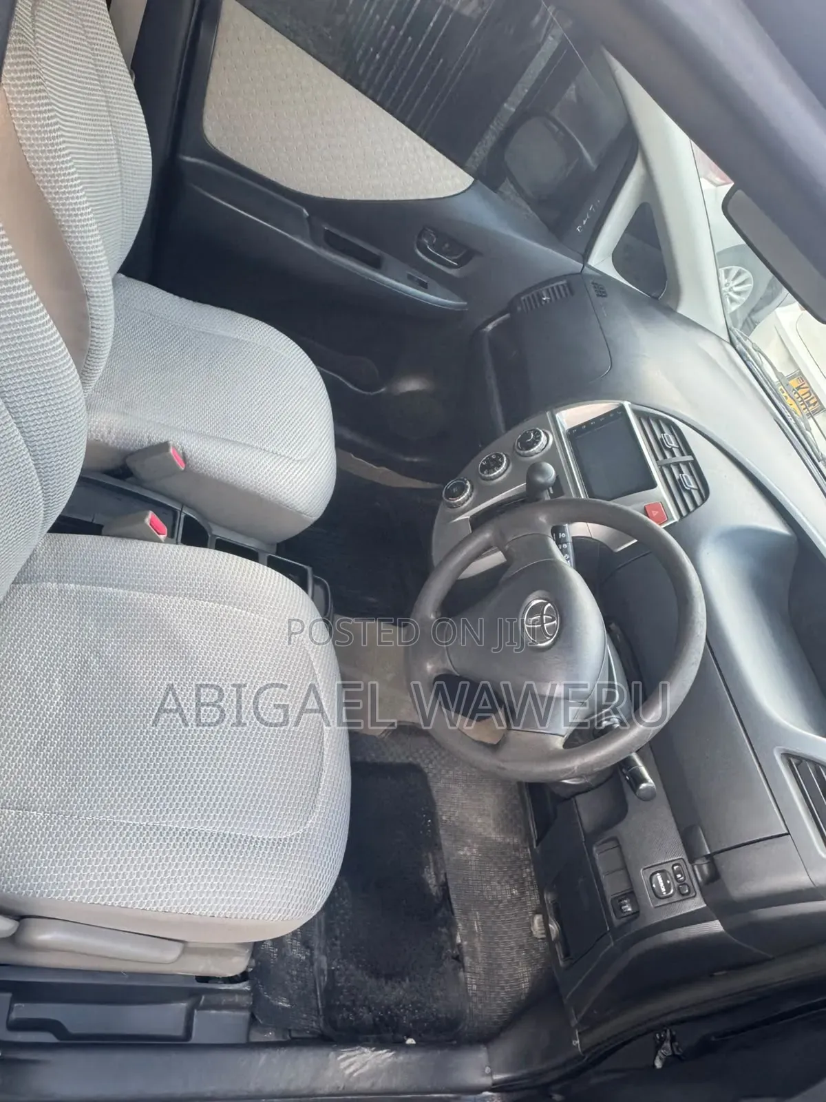 Toyota Ractis 2011 Black