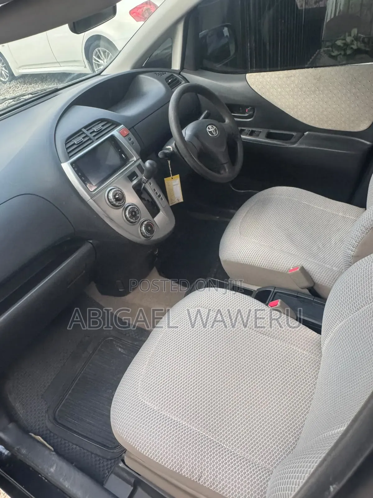 Toyota Ractis 2011 Black