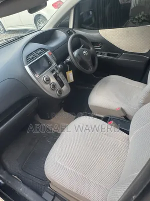 Toyota Ractis 2011 Black